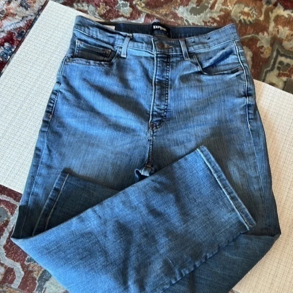 EXPRESS JEANS 👖 SUPER High rise , ankle fit, SIZE8R